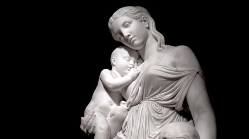 Photo Justice statue