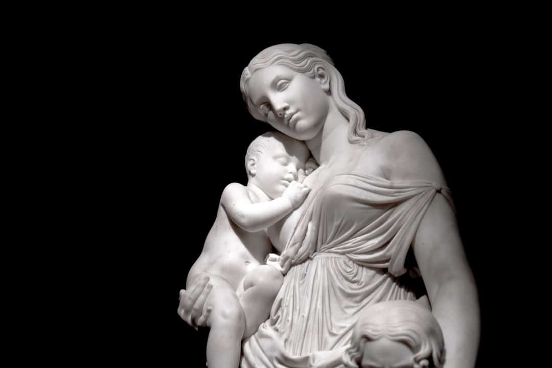 Photo Justice statue
